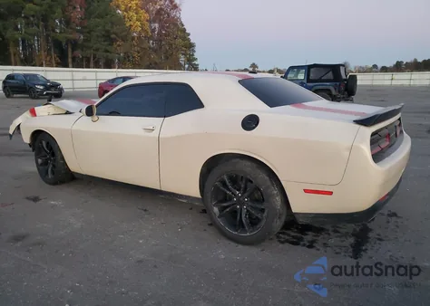 2016 Dodge Challenger Sxt z USA, uszkodzony, nr VIN 2C3CDZAG6GH221629